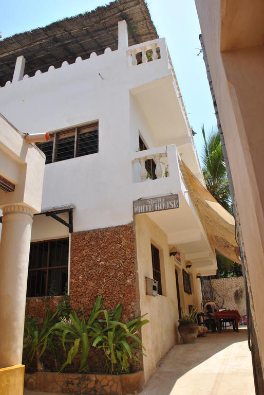 라무 Shella White House B&B 외부 사진